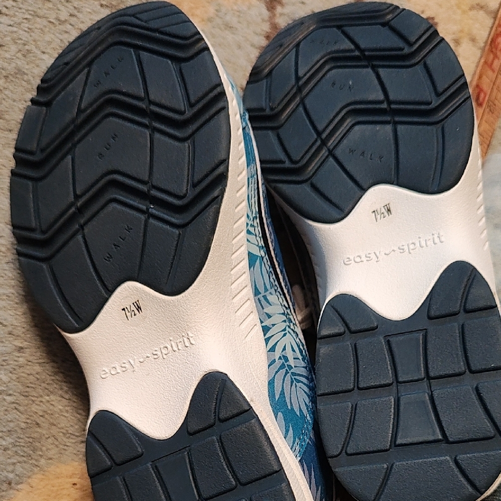 Easy Spirit Tropical Blue and White Athletic Shoes - Picture 5 of 6